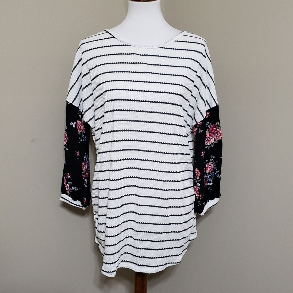Waffle knit top with contrast sleeves